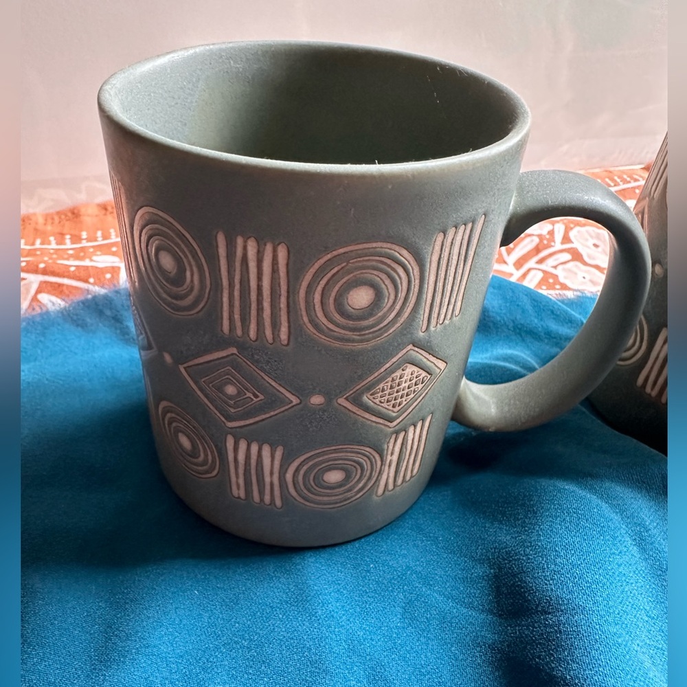 Pair (2) Pottery Barn Bongo Aztec stoneware mugs - Picture 2 of 5